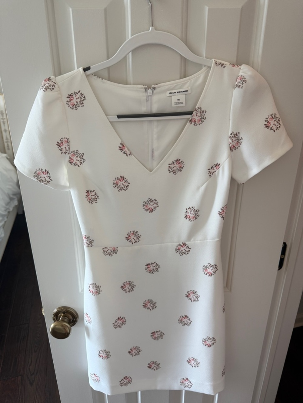 CLUB MONACO Women's Ivory Floral Short Sleeve V-Neck Shift Dress